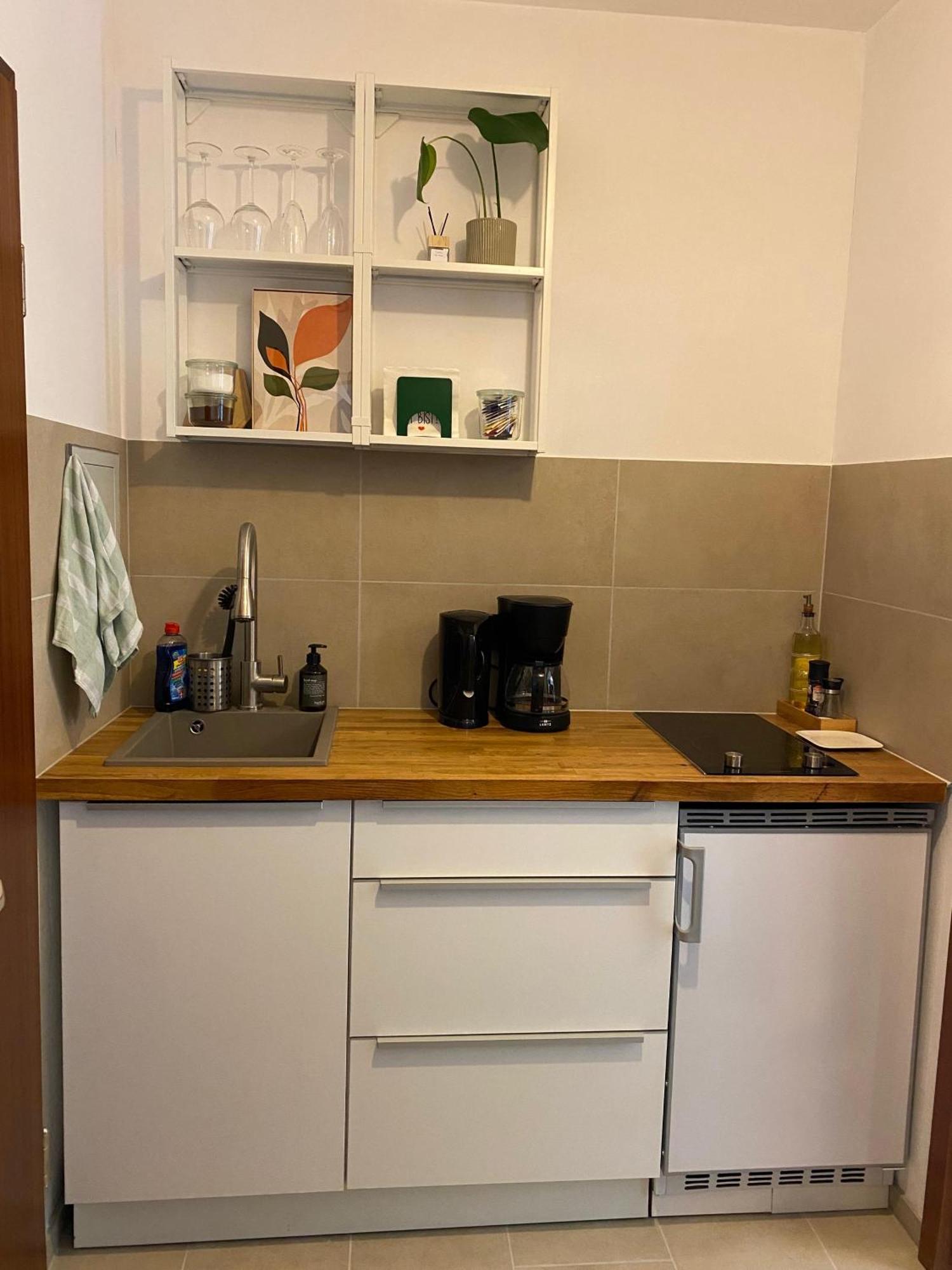 Apartment, Monteurwohnung Mit Ruhiger Terrasse In