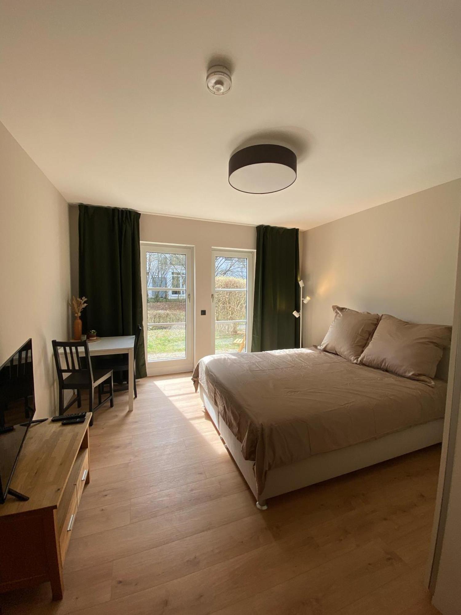 Apartment, Monteurwohnung Mit Ruhiger Terrasse In